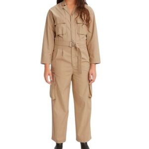 Levi’s NWOT cargo jumpsuit size S baggy fit!